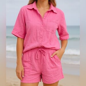 SHEIN Two Piece Shirt and Shorts Set in Size US 6 Medium